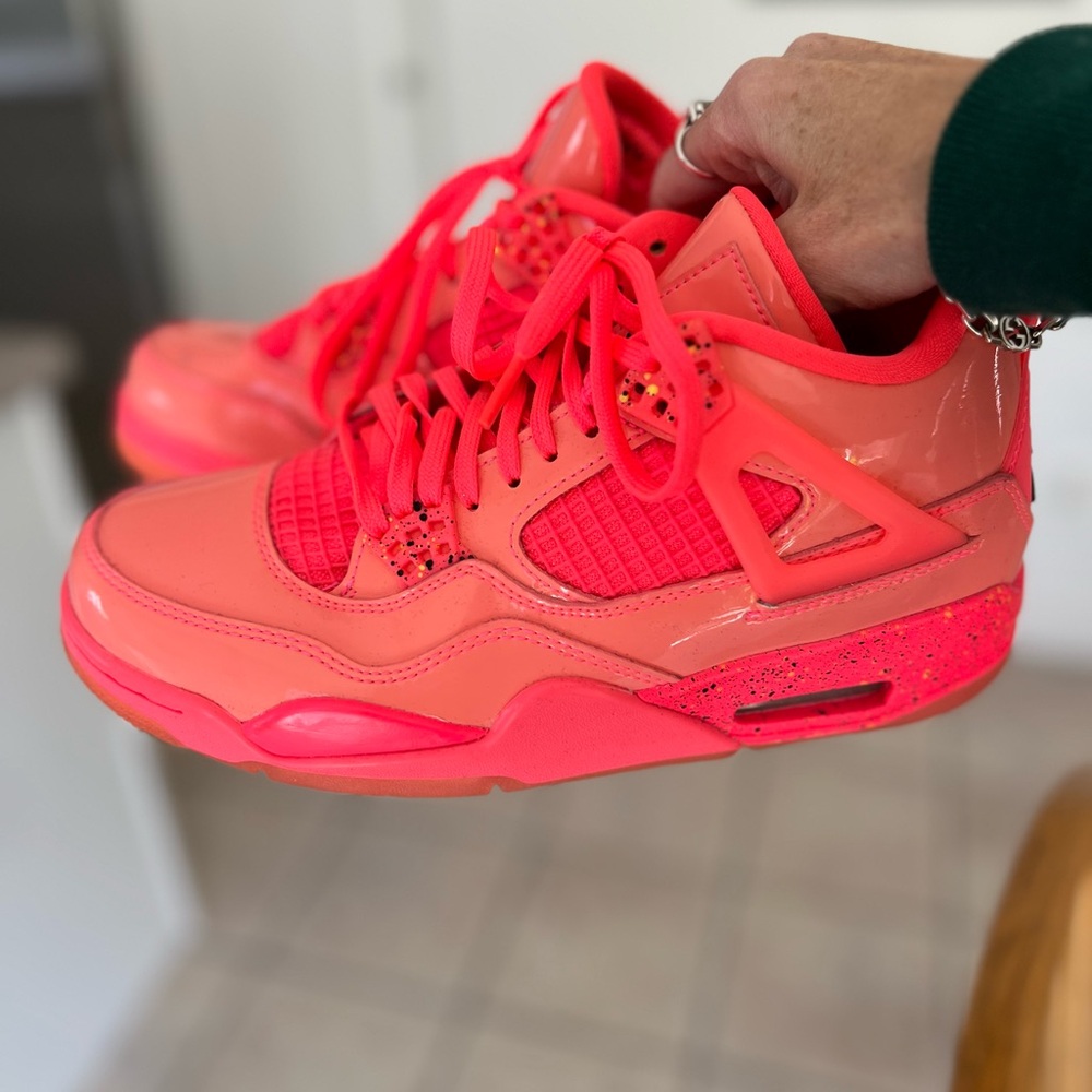 Retro Hot Punch Air Jordan 4-
Size 8 Summer